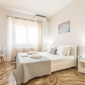 Stylish Near The With Parking Διαμέρισμα